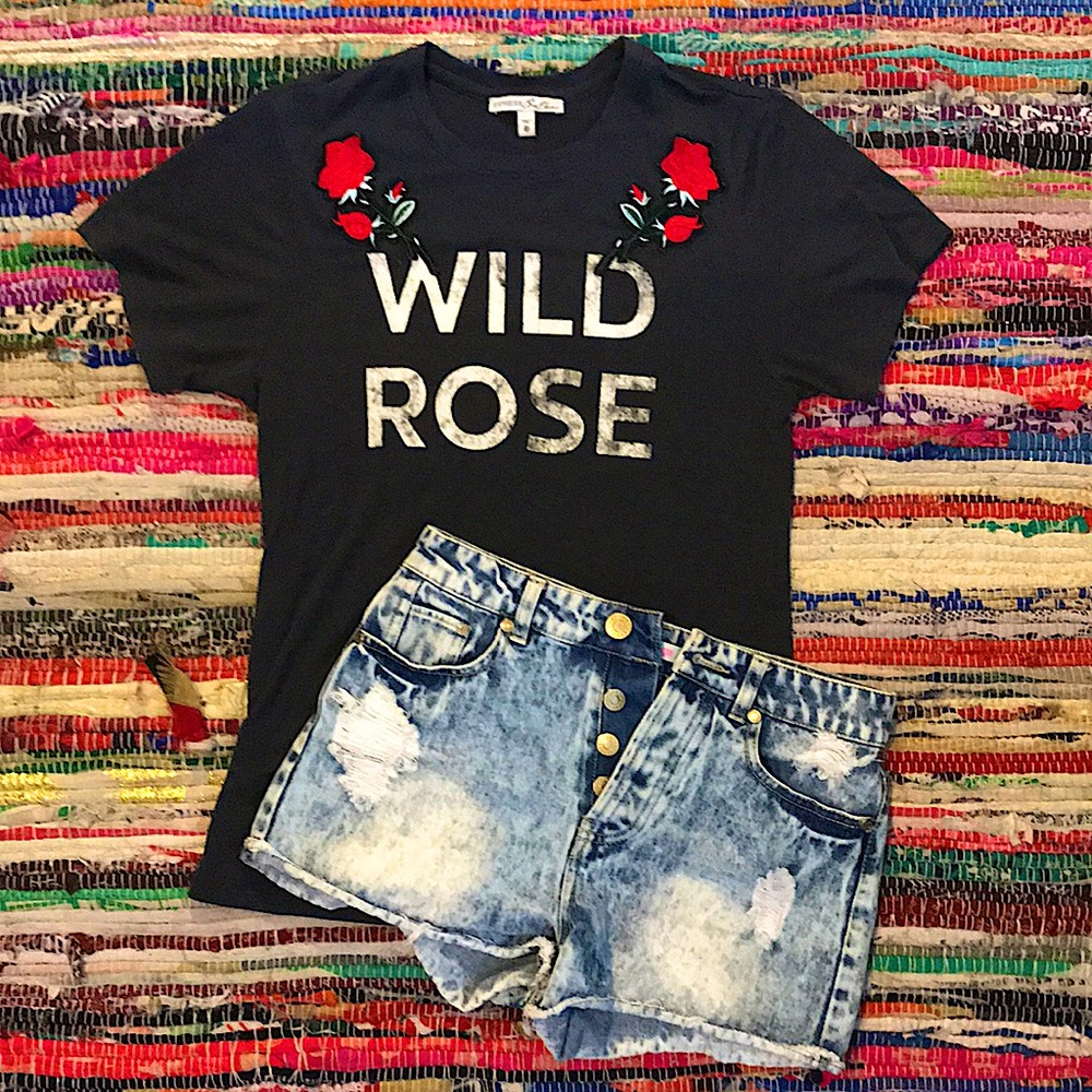 🌹Wild Rose Extra Soft Tee